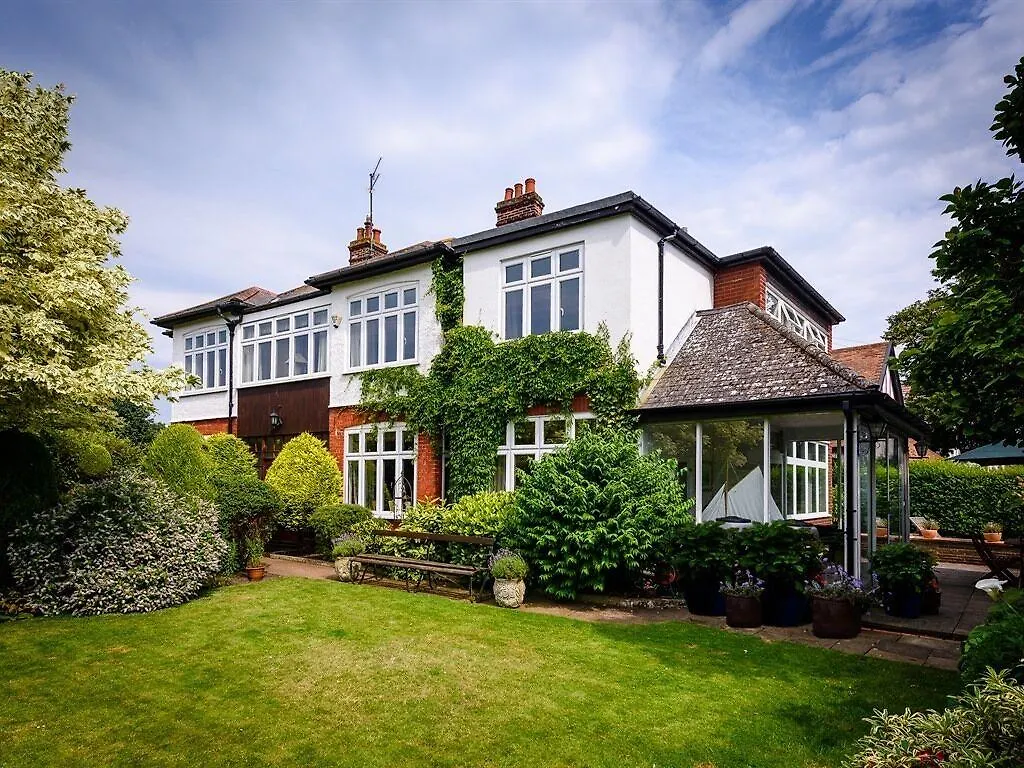 4 Central Hotels Near Burgh Castle Worth Booking