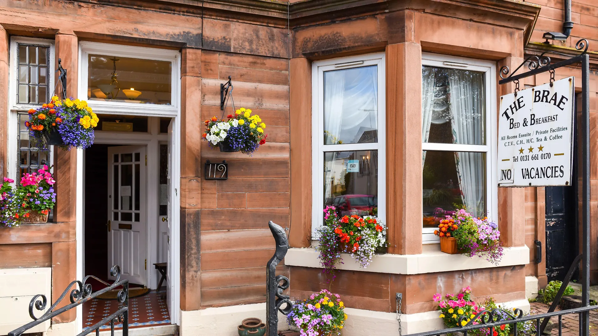 Where to Stay Near Gorgie City Farm: 4 Best 3-Star Hotels