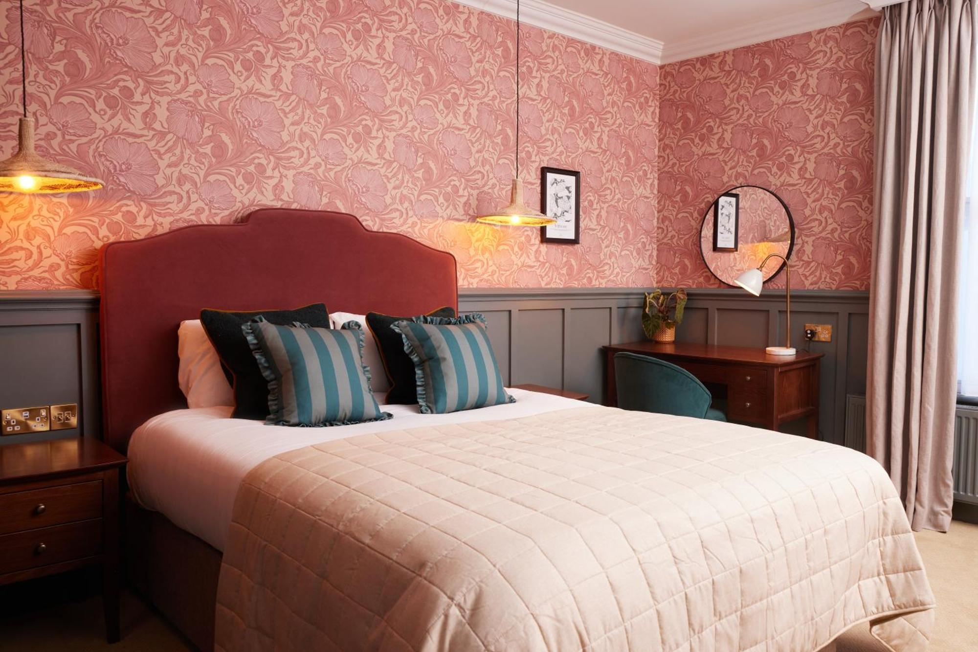 6 Central Hotels Close to Rougham Worth Booking Now