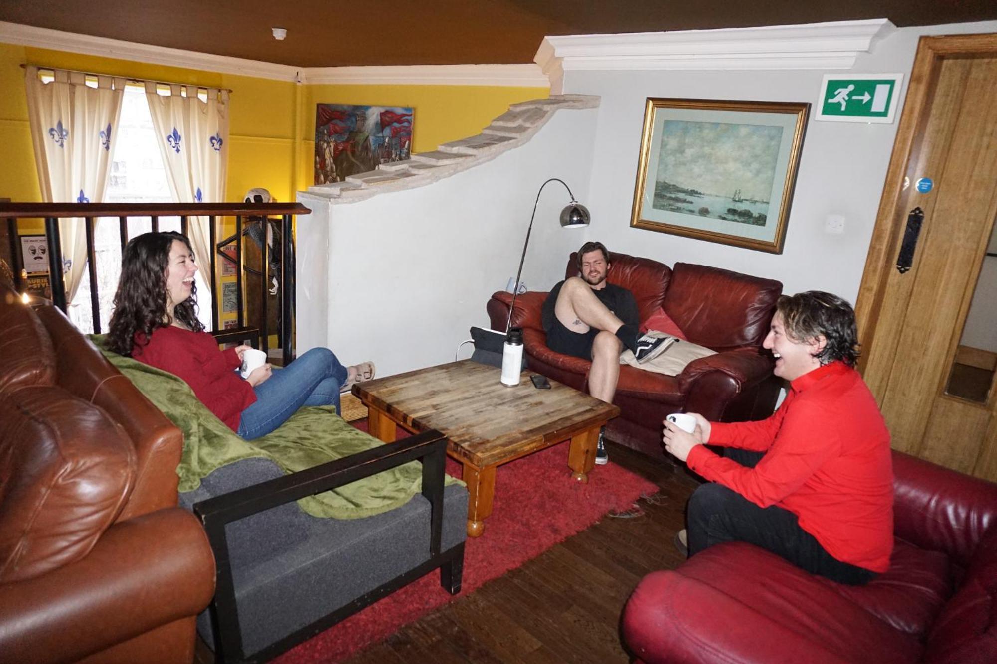 4 Cheap Hotels Close to Scottish Widows Bank Plc Edinburgh